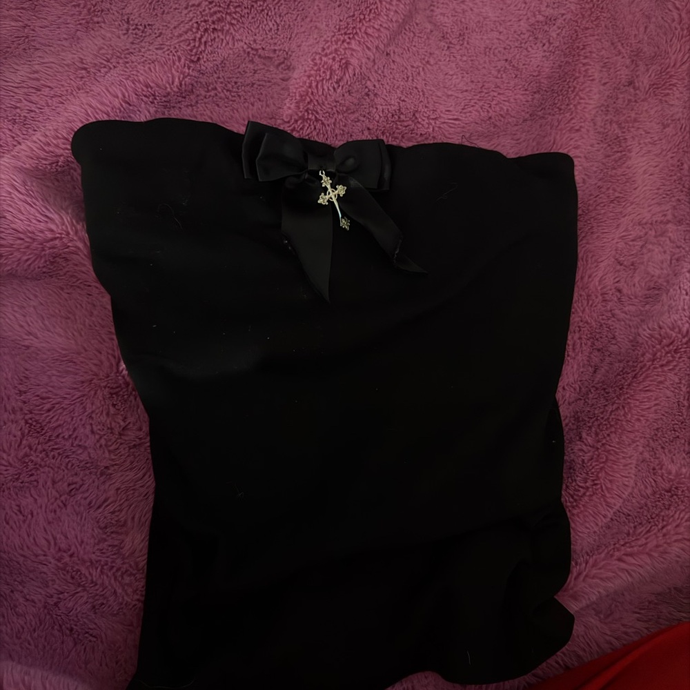 Finesse Black Strapless Top with Bow Accent